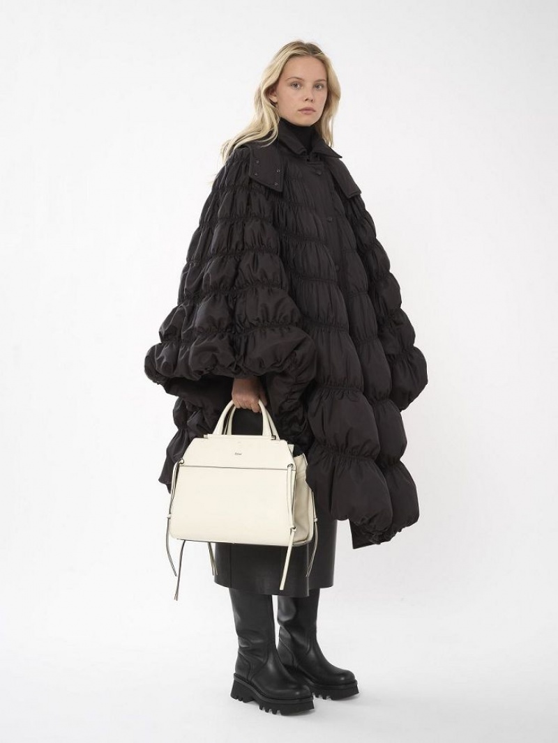 Chloe Kort Puffer Cape Frakker Svarte | CHE-SR13814