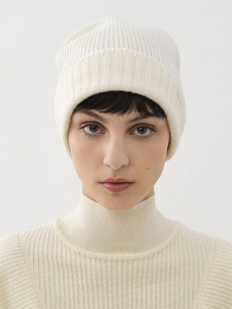 Chloe Ribbet Knit Beanie Hatt Hvite | CHE-SR14486