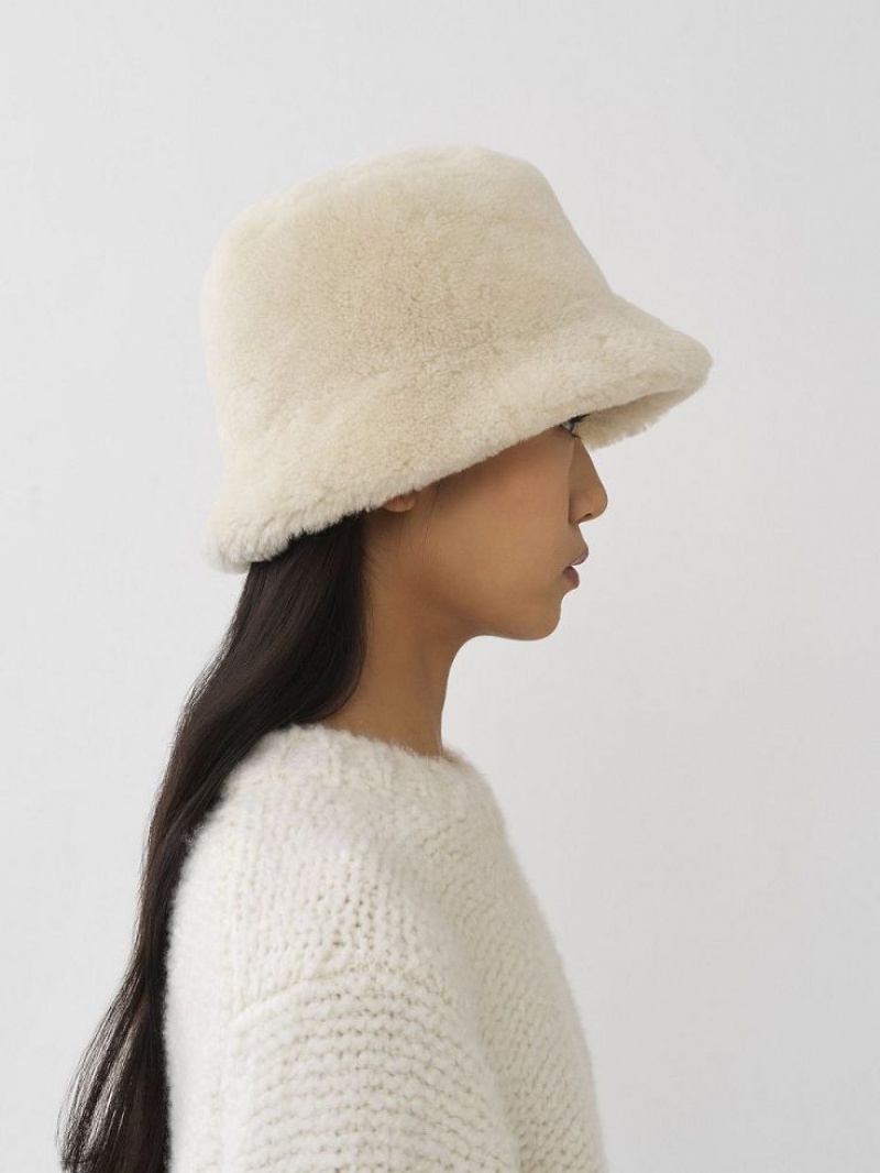 Chloe Shearling Hatt Beige | CHE-SR14481